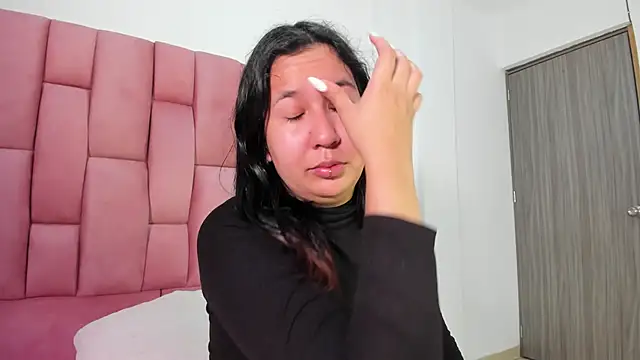 Lia sarahi online show from 12, 1, 2026