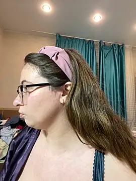 DienkaGreen online show from 1, 12, 2025