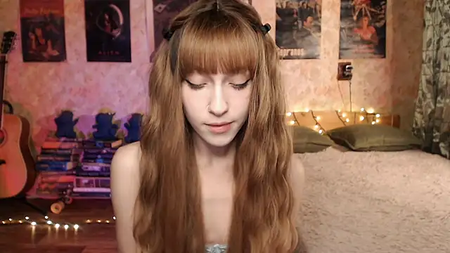 Friendly Ellie online show from 6, 12, 2024