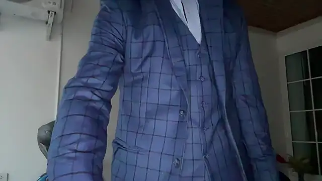 Snapshot of lukegunn chatting on 7, 12, 2024 lukegunn online show from 7, 12, 2024