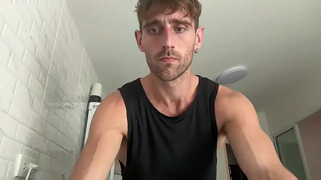 Snapshot of lukegunn chatting on 17, 12, 2024 lukegunn online show from 17, 12, 2024