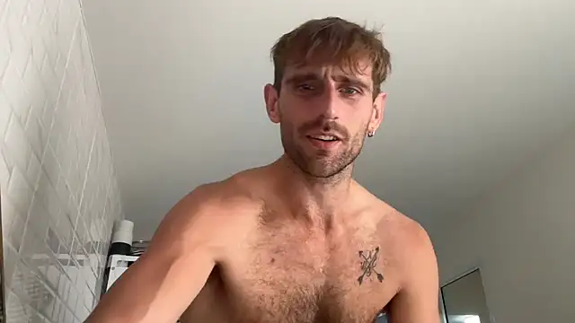 Snapshot of lukegunn chatting on 25, 12, 2024 lukegunn online show from 25, 12, 2024