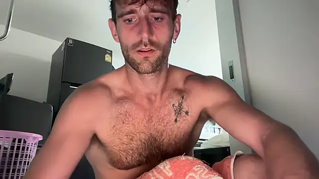 Snapshot of lukegunn chatting on 1, 1, 2025 lukegunn online show from 1, 1, 2025