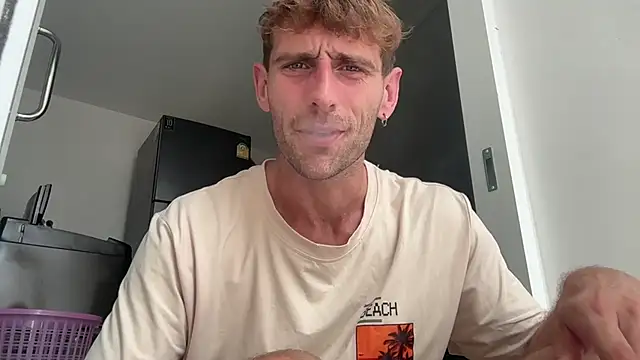 Snapshot of lukegunn chatting on 19, 2, 2025 lukegunn online show from 19, 2, 2025