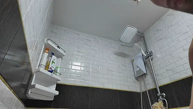 Snapshot of lukegunn chatting on 9, 9, 2025 lukegunn online show from 9, 9, 2025