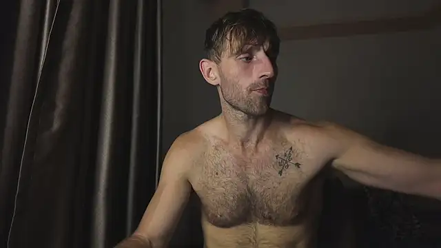 Snapshot of lukegunn chatting on 11, 9, 2025 lukegunn online show from 11, 9, 2025