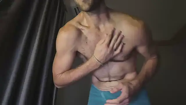 Snapshot of lukegunn chatting on 28, 9, 2025 lukegunn online show from 28, 9, 2025