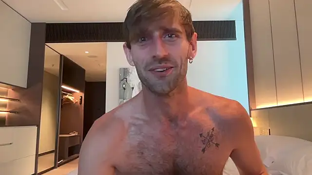 Snapshot of lukegunn chatting on 10, 10, 2025 lukegunn online show from 10, 10, 2025