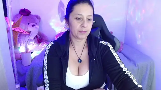 camilalatti online show from 29, 3, 2026