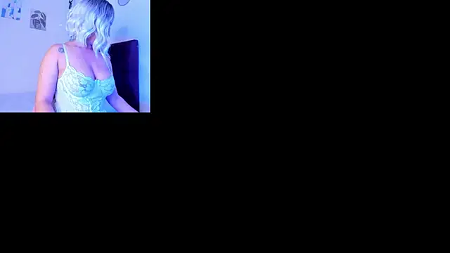 Snapshot of Athompzon chatting on 1, 10, 2025 Athompzon online show from 1, 10, 2025