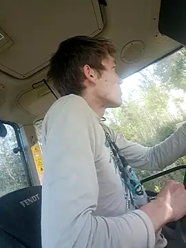 Snapshot of utoopia777 chatting on 11, 9, 2025 utoopia777 online show from 11, 9, 2025