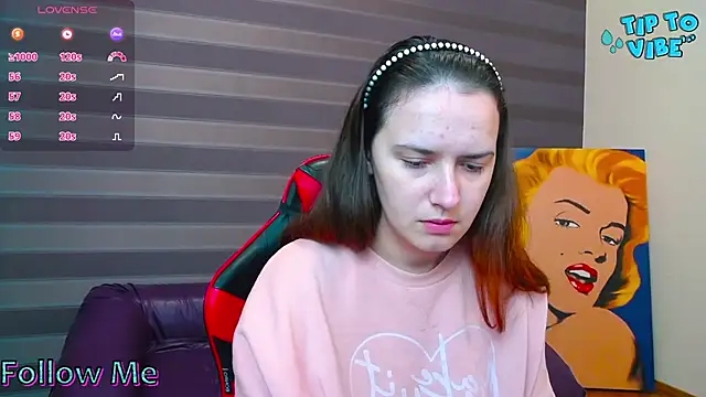 iris nikhols online show from 8, 10, 2025