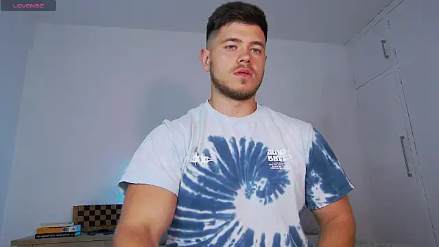 Arilas  online show from 14, 4, 2026