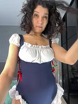  CurlySue  online show from 8, 2, 2025