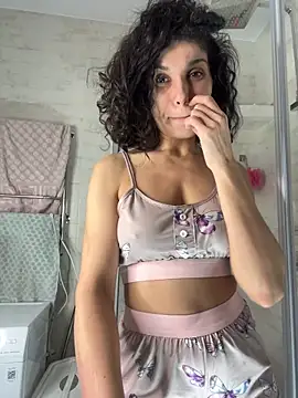  CurlySue  online show from 9, 2, 2025