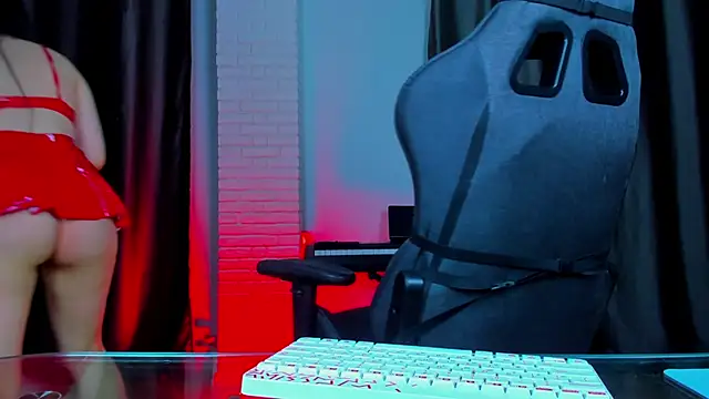 Snapshot of QueenAliss chatting on 26, 12, 2024 QueenAliss online show from 26, 12, 2024