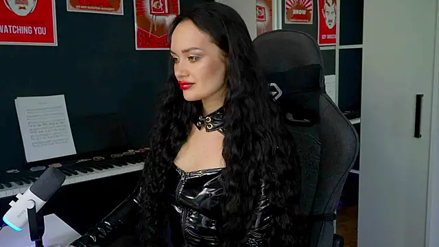 Snapshot of QueenAliss chatting on 9, 9, 2025 QueenAliss online show from 9, 9, 2025