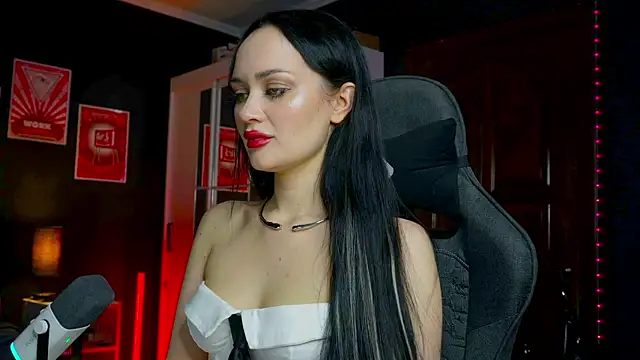 QueenAliss online show from 12, 1, 2026