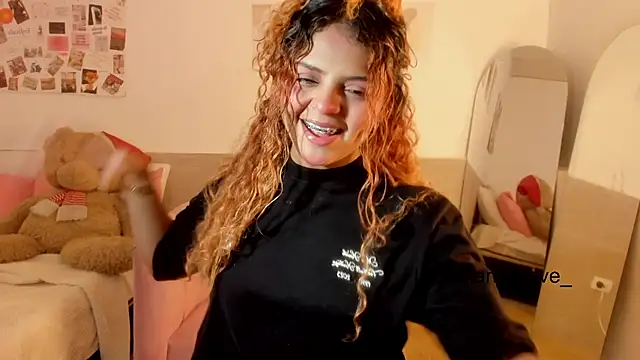 ValienteGirl  online show from 5, 10, 2025