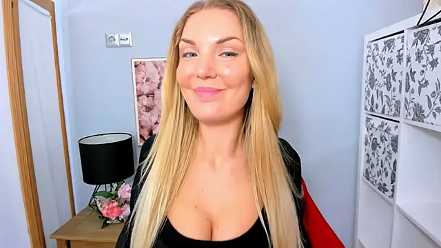 AulloraHoney online show from 17, 2, 2025