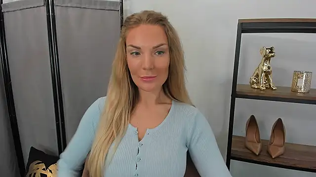 AulloraHoney online show from 7, 6, 2026