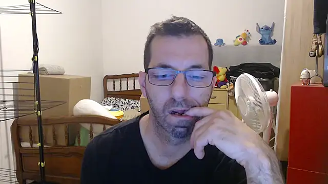 Snapshot of steph19x5 chatting on 5, 12, 2025 steph19x5 online show from 5, 12, 2025