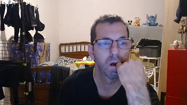 Snapshot of steph19x5 chatting on 18, 12, 2025 steph19x5 online show from 18, 12, 2025