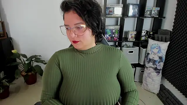 aika-dreams online show from 5, 12, 2024