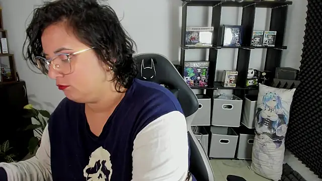 aika-dreams online show from 6, 12, 2024