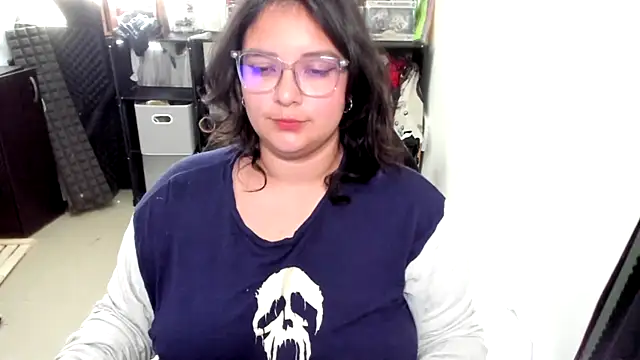 aika-dreams online show from 28, 10, 2025