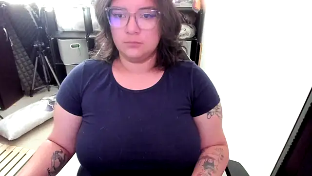 aika-dreams online show from 4, 12, 2025