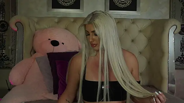 Snapshot of Squirt_Tanya chatting on 16, 6, 2026 Squirt Tanya online show from 16, 6, 2026