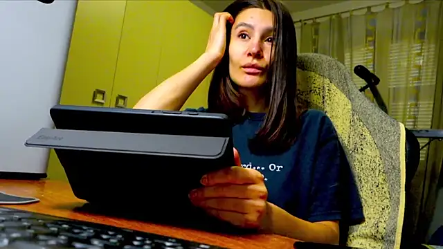 Snapshot of GodlyTheia chatting on 15, 12, 2025 GodlyTheia online show from 15, 12, 2025