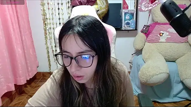 Maggie Fox3 online show from 25, 11, 2025