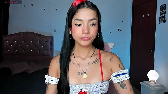 Lizzie corner v online show from 14, 12, 2024