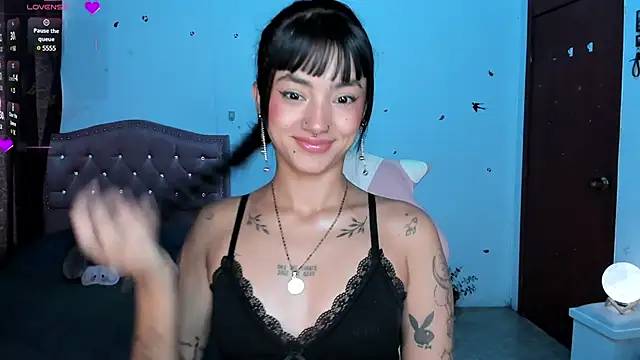 Lizzie corner v online show from 10, 1, 2025