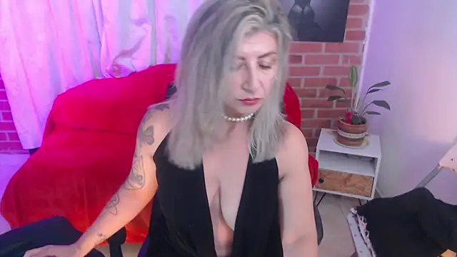 agnes blackmoree online show from 15, 2, 2026