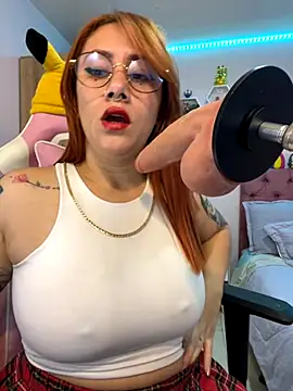 Luna Paris  online show from 28, 10, 2025