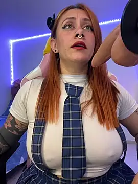 Luna Paris  online show from 4, 12, 2025