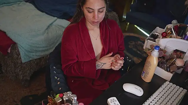 VanessaDoyle online show from 11, 11, 2025