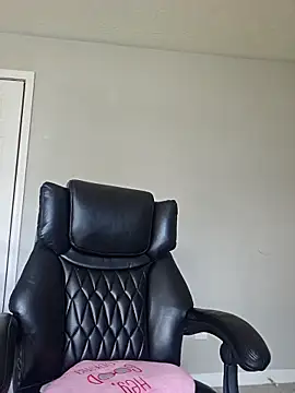 oliviaprettypussy online show from 27, 3, 2026