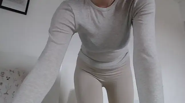 ocean eyess  online show from 24, 2, 2025