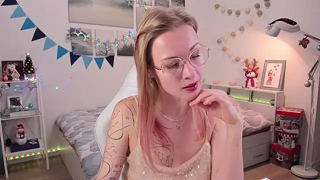 Snapshot of MissRightX chatting on 24, 12, 2024 MissRightX online show from 24, 12, 2024