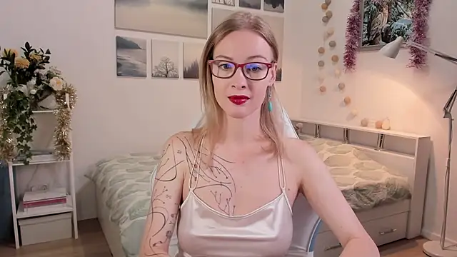 Snapshot of MissRightX chatting on 11, 11, 2025 MissRightX online show from 11, 11, 2025