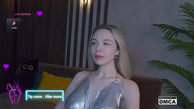 Holl1Would online show from 14, 2, 2025