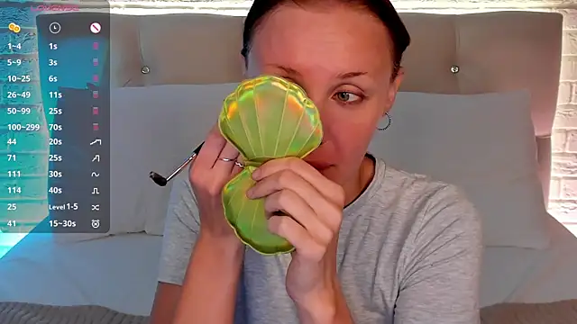 Snapshot of LianaFord chatting on 12, 6, 2026 LianaFord online show from 12, 6, 2026