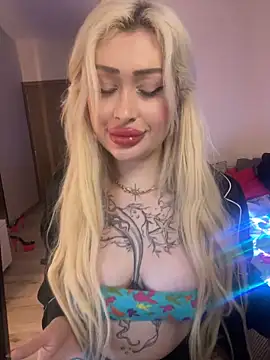 Snapshot of JennaLinn chatting on 6, 5, 2026 JennaLinn online show from 6, 5, 2026
