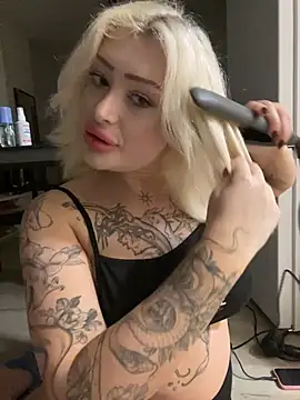 Snapshot of JennaLinn chatting on 3, 6, 2026 JennaLinn online show from 3, 6, 2026
