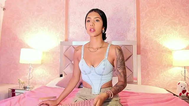 Snapshot of AntonellaRossi chatting on 11, 9, 2025 AntonellaRossi online show from 11, 9, 2025