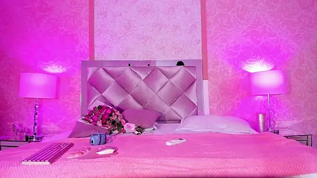 Snapshot of AntonellaRossi chatting on 22, 9, 2025 AntonellaRossi online show from 22, 9, 2025